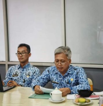 Asisten Setda Ketapang Buka Sosialisai dan Pameran Presiden BJ Habibie Secara Virtual