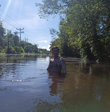 Banjir di Sejumlah Daerah di Kalbar Putuskan Akses Jalan Negara