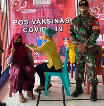 Warga Binaan Rutan Kelas 2 B Landak Ikuti Vaksinasi