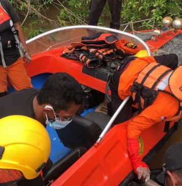 Jatuh Dari Dek, Penumpang Kapal Jurusan Teluk Batang- Rasau Jaya Ditemukan Meninggal