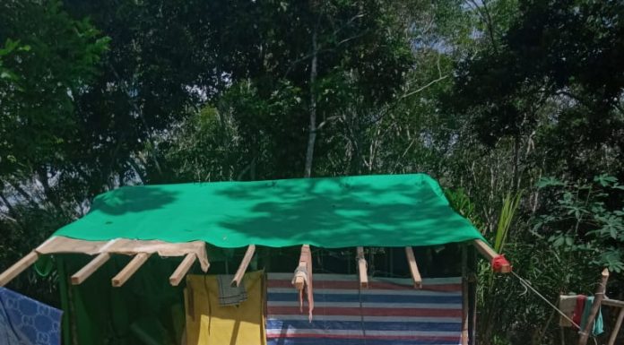 Korban Banjir di Sekadau Mengungsi di Lokasi Kuburan