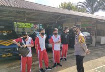 Tak Gunakan Helm Saat Berkendara dan Masker Empat Orang Pelajar Diberikan Teguran