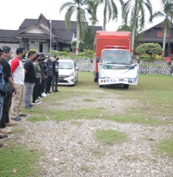 Bupati Karolin Apresiasi Kepedulian Masyarakat Landak Terhadap Korban Banjir di Kalbar