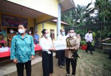Bupati Landak Berikan Pembinaan 10 Pokok Program PKK Kepada PKK Desa
