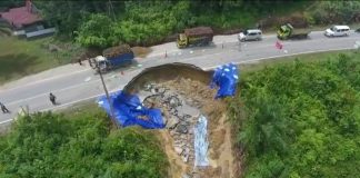 Diguyur Hujan Dua Titik Ruas Jalan Nasional di Sanggau Longsor