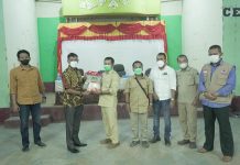 Wabup Farhan Serahkan Bantuan Banjir dan Letakan Batu Pertama Pembangunan Masjid Shiraaturrahman Muara Jekak
