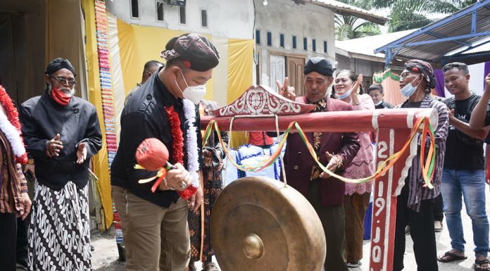 Sekda Ketapang Resmikan Sanggar Seni Nimas Ayu Kianti Sui Melayu Jaya