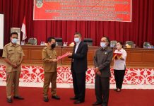 Bupati Sampaikan Raperda Retribusi Persetujuan Bangunan Gedung ke DPRD Landak