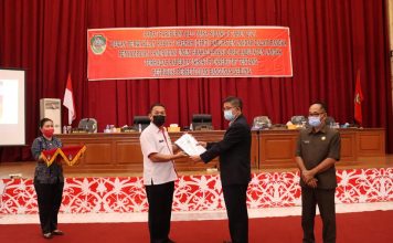 Fraksi DPRD Landak Sampaikan Pandangan Umum Terhadap Raperda Persetujuan Bangunan Gedung
