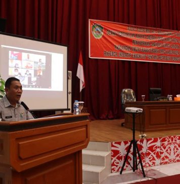 Bupati Landak Tanggapi PU Fraksi DPRD Terhadap Raperda Retribusi PBG