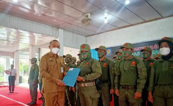 Sekda Lantik Satlinmas Ketapang Tahun 2021