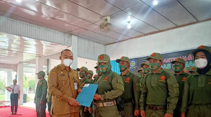 Sekda Lantik Satlinmas Ketapang Tahun 2021