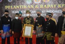 Sekda Ketapang Dinobatkan Sebagai Pendekar Wira Utama