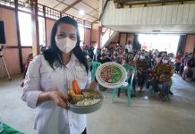 Atasi Stunting, Bupati Landak Demo Membuat Makanan Bayi