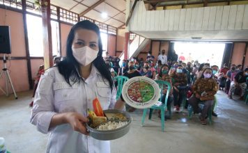Atasi Stunting, Bupati Landak Demo Membuat Makanan Bayi