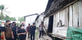 Bupati Landak Berikan 212 Bantuan Rumah Swadaya