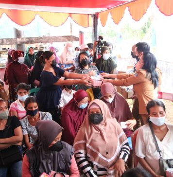 Kunker Sidas Bupati Landak Beri Bantuan Atasi Stunting