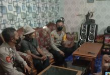 Bahas Nataru Hingga Pelaksanaan Vaksinasi COVID-19, Kapolsek Mempawah Hulu Sambangi Ketua Forum Timanggong