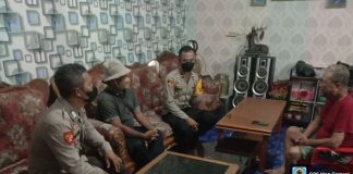Bahas Nataru Hingga Pelaksanaan Vaksinasi COVID-19, Kapolsek Mempawah Hulu Sambangi Ketua Forum Timanggong
