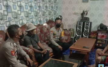 Bahas Nataru Hingga Pelaksanaan Vaksinasi COVID-19, Kapolsek Mempawah Hulu Sambangi Ketua Forum Timanggong