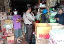 Jelang Natal Polsek Mempawah Hulu Intensifkan Pengawasan Harga Sembako di Pasaran