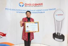 Bupati Landak Terima Penghargaan Ombudsman RI