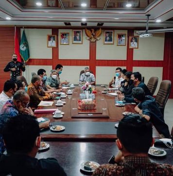 Gaji Tak Kunjung Dibayar TKA Asal Tiongkok PT SRM Adukan Nasib ke Bupati Ketapang