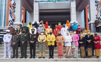 Bupati Ketapang Pimpin Upacara Peringatan HUT Pemprov Kalbar ke 65 Tahun