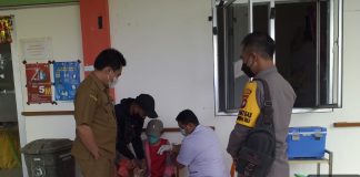 Kapolsek Mempawah Hulu Pantau Gerai Vaksin di Puskesmas Sompak