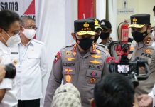 Pantau Vaksinasi di Kubu Raya, Kapolri Tekankan Disiplin Prokes Hingga Vaksinasi Booster