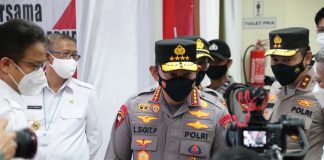 Pantau Vaksinasi di Kubu Raya, Kapolri Tekankan Disiplin Prokes Hingga Vaksinasi Booster