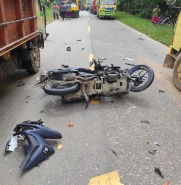Salib Kendaraan Parkir, Pengendara Motor Tewas Dihantam Dump Truck Dari Arah Belawanan