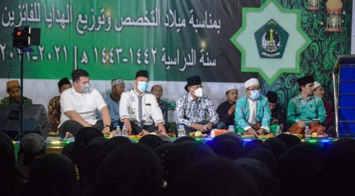Wabup Ketapang Hadiri Milad Takhasus ke VII Ponpes Mambaul Khairat