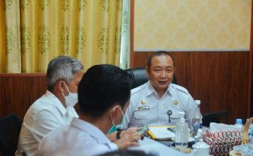 Sekda Ketapang Pimpin Rapat Pengajuan Penetapan Hukum Adat Masyarakat Kampung Silat Hulu