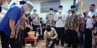 Wabup Ketapang Lakukan Peletakan Batu Pertama Pendirian Masjid Al- Fatihah