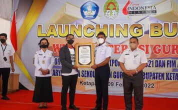 Wabup Ketapang Launching Buku Wisata Literasi Guru dan Forum Indonesia Menulis Angkatan 26