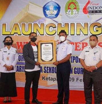 Wabup Ketapang Launching Buku Wisata Literasi Guru dan Forum Indonesia Menulis Angkatan 26