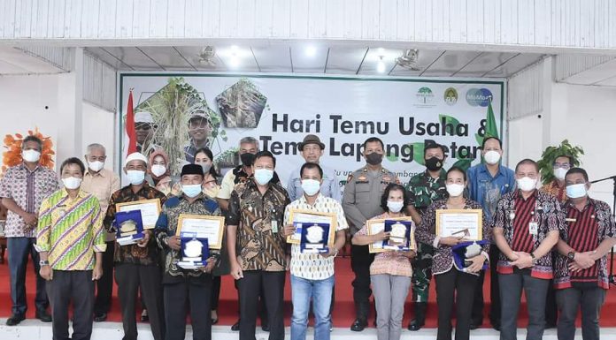 Bupati Ketapang Buka Kegiatan Hari Temu Usaha dan Temu Lapangan Petani