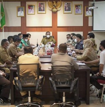 Sekda Ketapang Pimpin Rapat Koordinasi Percepatan Vaksinasi COVID-19