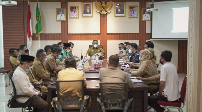 Sekda Ketapang Pimpin Rapat Koordinasi Percepatan Vaksinasi COVID-19