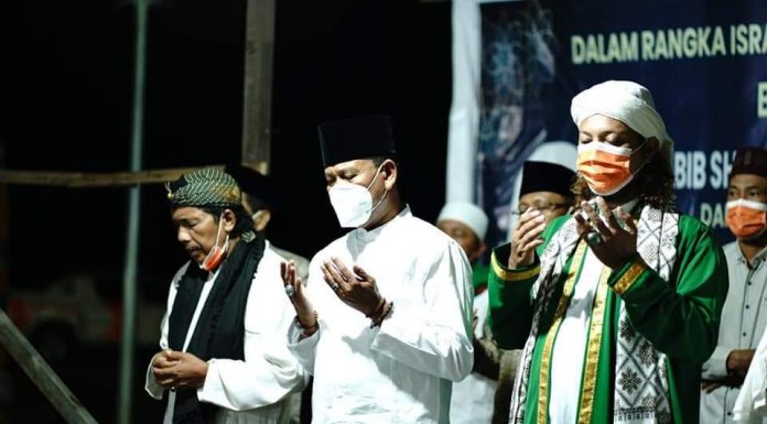 Hadiri Isra Mi’raj dan Dzikir Bersama, Wabup Farhan : Kita Dukung Kegiatan Keagamaan di Ketapang