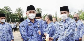 Pimpin Apel Gabungan, Sekda Ketapang Ingatkan ASN Untuk Jadi Teladan Bagi Masyarakat