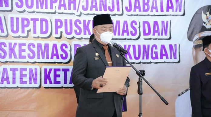 Lantik Kepala dan TU Puskesmas, Sekda Ketapang Ingatkan Lima Tugas Kepala Puskesmas