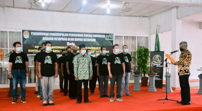 Bupati Martin Rantan Kukuhkan Perkumpulan Penggemar Bonsai Indonesia Ketapang