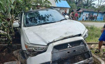 Sebuah Minibus Terlibat Kecelakaan Tunggal di Pahuman, Pengemudi Alami Cidera