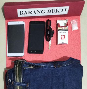 Tunjukan Gerik Mencurigakan, Polisi Temukan Paket Sabu Dalam Bungkus Rokok Dua Pemuda Diamankan