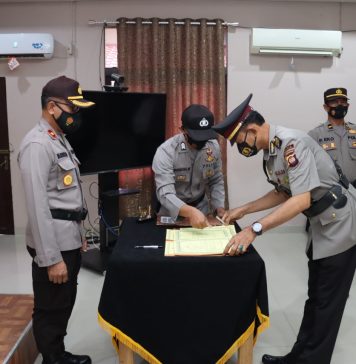Pimpin Sertijab Kabag SDM dan Kapolsek Menjalin, Waka Polres Landak : Ciptakan Terobosan Inovatif