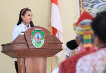 Bupati Karolin Minta Masyarakat Adat Harus Modern dan Maju