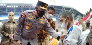 Kapolri Dorong Percepatan Target Vaksinasi Dosis Dua dan Booster