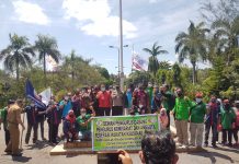 Tolak Permenaker Nomor 2 Tahun 2022 Aliansi Serikat Pekerja Landak Gelar Orasi di Kantor DPRD